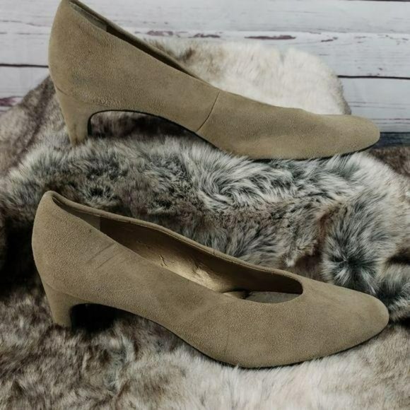 VanEli Beige Tan 7.5 Small Heel Pumps - Picture 1 of 8